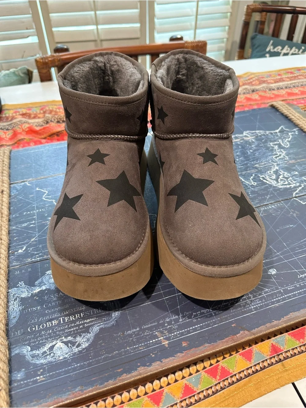 Steve Madden “Chels” Charcoal Star Suede Platform Boots – Size 8